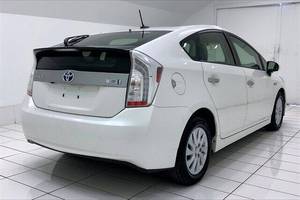 Autos Económicos a Precios de Mayoreo Carros Usados Toyota Prius Plug-in Hybrid Advanced Hatchback de 4 Puertas a la Venta - Product Image 3