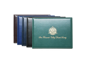 Carpeta de Presentación de PU con Logotipo Grabado en Relieve en Colores Verde, Azul, Negro y Marrón - Product Image 1