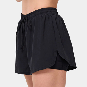 Shorts de yoga taille haute personnalisés, vêtements décontractés, shorts de sport légers pour femmes, shorts de gym respirants et à séchage rapide - Product Image 1