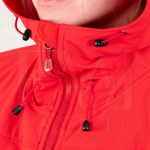 แจ็กเก็ตกันน้ำสำหรับผู้หญิงผ้านุ่มมีฮู้ดให้ความอบอุ่นในฤดูหนาวพร้อมริบบิ้นผ้าทอระบายอากาศลายปักกิ่งตามสั่ง - Product Image 3