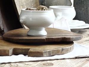 Planche à fromage en bois avec poignée et couteau à fromage en acier inoxydable, idéale pour les restaurants, les traiteurs et les photographes culinaires - Product Image 4