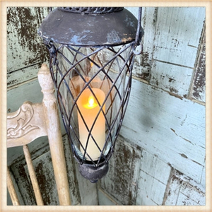 Lanterne à bougie vintage en métal à suspendre porte-applique murale rustique en fil de fer noir avec ouragan en verre pour décoration intérieure et extérieure - Product Image 4