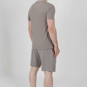 Conjunto de Camiseta de Manga Corta y Pantalones Cortos para Hombre, 100% Algodón, con Logotipo Personalizado OEM - Product Image 2