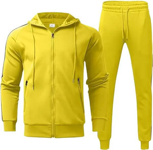 Vêtements de ville de haute qualité, survêtement de jogging unisexe de couleur rouge, survêtement pour hommes de grande taille, ensemble de deux pièces vierges à impression personnalisée - Product Image 1