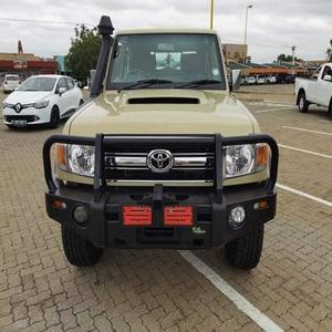 TOYOTA LAND CRUISERS 79 CABINE UNIQUE 2020 ASSEZ UTILISÉ FRAIS ET PROPRE AUCUN ACCIDENT HISTORIQUE ACHETEZ MAINTENANT - Product Image 4