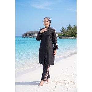Ensemble de maillot de bain modeste trois pièces à imprimé léopard avec fermeture éclair, en nylon/spandex respirant, motif tricoté et logo à la taille - Product Image 2