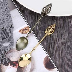 Cuillère à thé élégante en laiton à motif de feuilles multicolores Ustensile décoratif et durable pour la cuisine à domicile et les fêtes d'Inde - Product Image 3