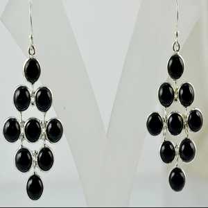 Boucles d'oreilles fines en argent sterling 925 faites à la main par Navya Craft, onyx noir pour femmes, pour Noël, la Saint-Valentin, bijoux en argent - Product Image 4