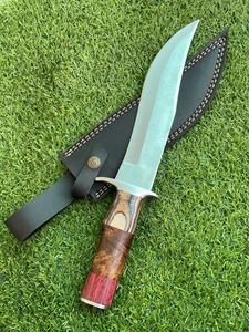 Couteau Bowie de chasse en acier au carbone Bord partiellement dentelé Manche en bois Camping en plein air et randonnée Garantie 3 ans - Product Image 3