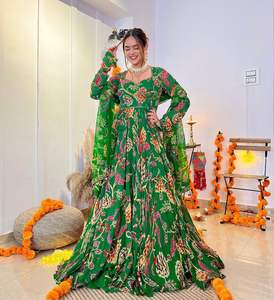 Ensemble de robe longue indienne Readymade et Dupatta, tissu en mousseline de soie à coutures complètes avec tenue de fête à impression numérique pour femmes en gros - Product Image 2