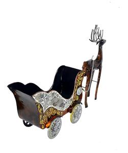 Renne en bois élégant avec décor de table en traîneau Accent de Noël artisanal pour salon, bureau ou affichage de vacances - Product Image 5