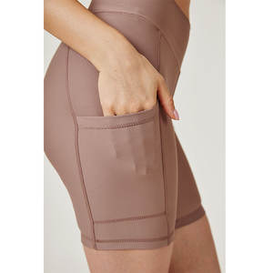 Shorts de yoga personnalisés pour femmes, 19 pouces, couleur unie, coupe ajustée, shorts de sport pour la salle de sport - Product Image 6