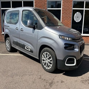 USADO LHD/RHD 2019 CITR0EN BERLING0 - Product Image 1