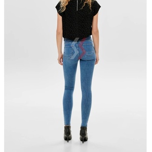 กางเกงยีนส์ผ้ายืดเอวสูงของผู้หญิงกางเกงยีนส์สกินนี่สีทึบสไตล์ลำลองทรงบอยเฟรนด์ออกแบบได้ตามต้องการ - Product Image 3