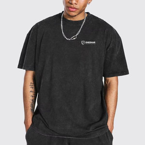Ensemble T-shirt et short pour homme en coton respirant, style streetwear décontracté, avec logo personnalisé - Product Image 3
