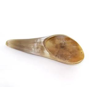Outil Gua Sha en corne de buffle poli pour l'acupression et les soins de santé - Product Image 3
