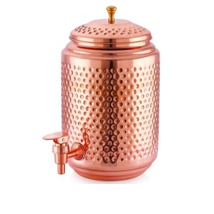 Distributeur d'eau en métal de cuivre solide de conception martelée pour réservoir d'eau froide d'accessoires d'ustensiles de cuisine - Product Image 2