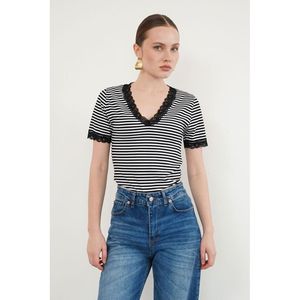 Camiseta al por mayor con cuello y puños de guipur y cuello en V - [object Object] - Product Image 1