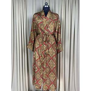 Vestido de Playa Boho Chic Vintage para Mujer, Hecho con Sari de Seda Reciclada, para Usar en Resorts, Casa o como Traje de Baño - Product Image 1