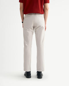 Pantalon respirant en coton et élasthanne coupe ajustée de couleur kaki pour hommes avec poche latérale fonctionnelle Routine Vietnam - Product Image 2