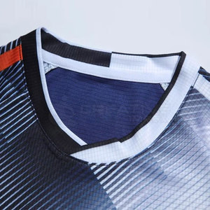 Conjunto de uniformes de equipo de tenis profesional Ropa deportiva de poliéster con logotipo personalizado para clubes y escuelas - Product Image 3