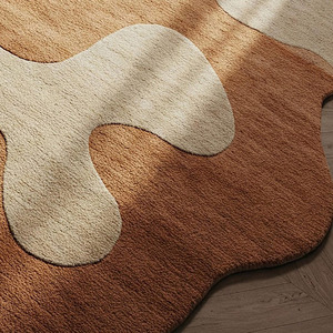 Alfombra de Lana de Lujo de Diseño Orgánico Moderno Hecha a Mano, Color Beige Cálido y Marrón Claro, Forma Irregular, Lavable, de la India para Uso Doméstico - Product Image 6