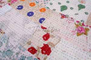 Edredón Kantha de algodón tamaño Queen hecho a mano, colcha de retazos para uso doméstico u hotelero, Fabricante Mayorista - Product Image 3