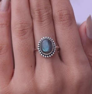 Designer <b>Labradorite</b> Cabochons <b>Ring</b> Solid 925 Sterling Silver Oval Shape <b>Labradorite</b> Gemstone Rind Handmade Jewelry Supply - Product Image 5