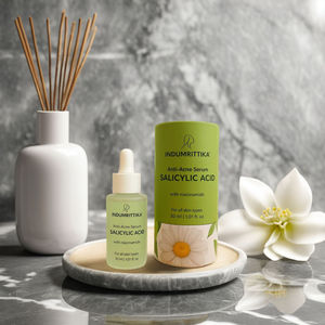 Sérum Visage Léger Indumrittika à l'Acide Salicylique et Niacinamide pour l'Équilibrage et le Lissage de la Texture de la Peau – Vente en Gros - Product Image 4