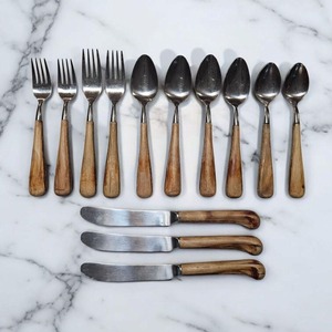 Couverts uniques en acier inoxydable avec manche en bois, parfaits pour les occasions de cadeaux, fêtes de famille, cuisines rustiques - Product Image 2