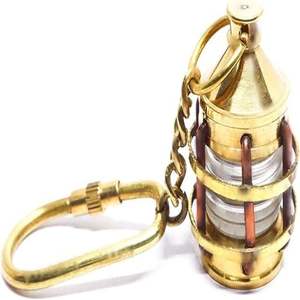 Llavero de latón pulido estilo vintage con linterna náutica, colgante de linterna marítima antigua, llavero de lámpara marítima, colgante de linterna de barco mini hecho a mano - Product Image 1