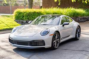 2024 911 Carrera T Coupé, Transmisión Manual de 7 Velocidades, Color Chalk Exterior, Sin Modificaciones - Product Image 6