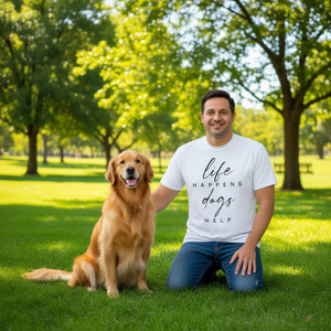 Maglietta Promozionale Comoda per Amanti degli Animali Domestici con Scritta 'Life Happens Dogs Help' per Proprietari di Cani - Product Image 3