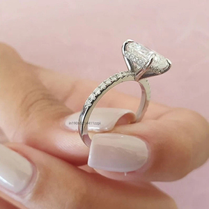 Bague de fiançailles avec coussin allongé de 2.50 ct Moissanite Hidden Halo et bande demi-éternité idéale pour la proposition de fiançailles - Product Image 5