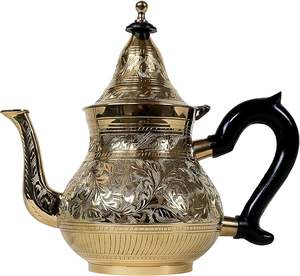 Théière en laiton de style vintage artisanale avec de riches motifs floraux gravés, bouilloire à thé en métal décorative, décoration d'intérieur de luxe - Product Image 3