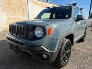 SUV Renegade Altitude 4WD 2018 d'occasion en excellent état, transmission intégrale, moteur 2.4L 180 CV, extérieur gris, prêt à rouler - Product Image 6