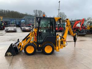 รถตักล้อยางดีเซล JCB 1CX แบบสกิดสเตียร์ รถตักหลังขุด รถตักล้อยางสำหรับงานหนัก สำหรับงานก่อสร้างและงานเกษตร - Product Image 5