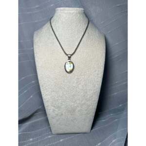 Colgante Artesanal Navajo con Variscita Palomino y Engaste de Oro Rosa, Colgante de Plata de Ley Hecho a Mano con Incrustaciones de Turquesa - Product Image 6