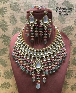 Conjunto de collar de Kundan y fluorita de alta calidad con joyería india tradicional Maang Tikka para bodas, ocasiones festivas, eventos - Product Image 1