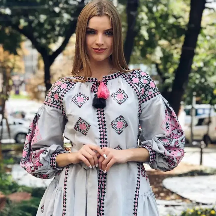ネクタイストリング付きウクライナ刺Embroideryドレス女性用長袖ドレス