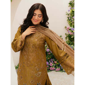 Ensemble 3 pièces MAHNUR : Chemise brodée Laserwork, Dupatta imprimé en mousseline et Pantalon pour Printemps/Été - BIC-4706 - Product Image 3