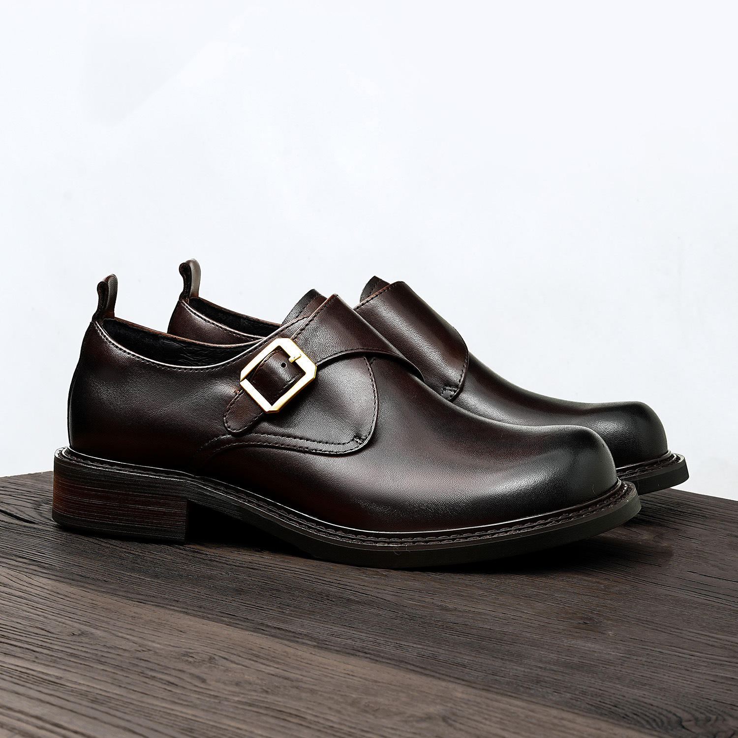 สีน้ำตาล