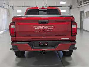 รถกระบะแคนยอน 2WD รุ่น Elevation RWD ปี 2024 แบบมีห้องโดยสารคู่ ไฟหน้า LED สีแดง เครื่องยนต์เทอร์โบ ยาง R20 เบาะหนัง - Product Image 4