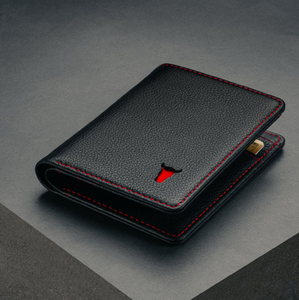 Elegante billetera plegable para mujer en rosa suave con un abalorio de hoja en tono dorado y bolsillo con cremallera. Disponible a precio de mayorista. - Product Image 6