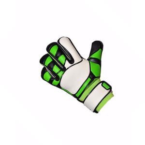 Gants de gardien de but de football professionnels de haute qualité, respirants, antidérapants, réglables pour une utilisation en extérieur, paume en latex par Ako - Product Image 5