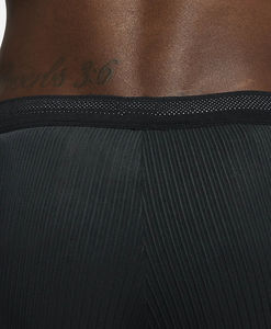 Shorts de sport pour hommes personnalisés de qualité supérieure, écologiques, à taille élastique avant, compressifs, séchage rapide, respirants - Product Image 5