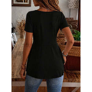Blusa de viscosa de manga corta con cuello redondo y botones para mujer, con detalle frontal asimétrico, 33848 - Product Image 3