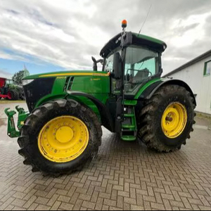 Tractor Agrícola Multifuncional John Deere 7230R Usado con Cargador para Preparación del Suelo, Cosecha y Cultivo, en Venta - Product Image 1