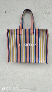 Bolsa de Compras Ecológica Personalizada de Alta Calidad, Fabricada con Nylon Reciclado, con Cierre y Rayas, Tejida a Mano, Moderna, para Cosméticos, Playa o Mercado - Product Image 2