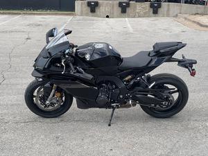 รถมอเตอร์ไซค์ซูเปอร์สปอร์ต YZF-R9 ปี 2026 รุ่นใหม่ มีสินค้าในสต็อกแล้ว - Product Image 3